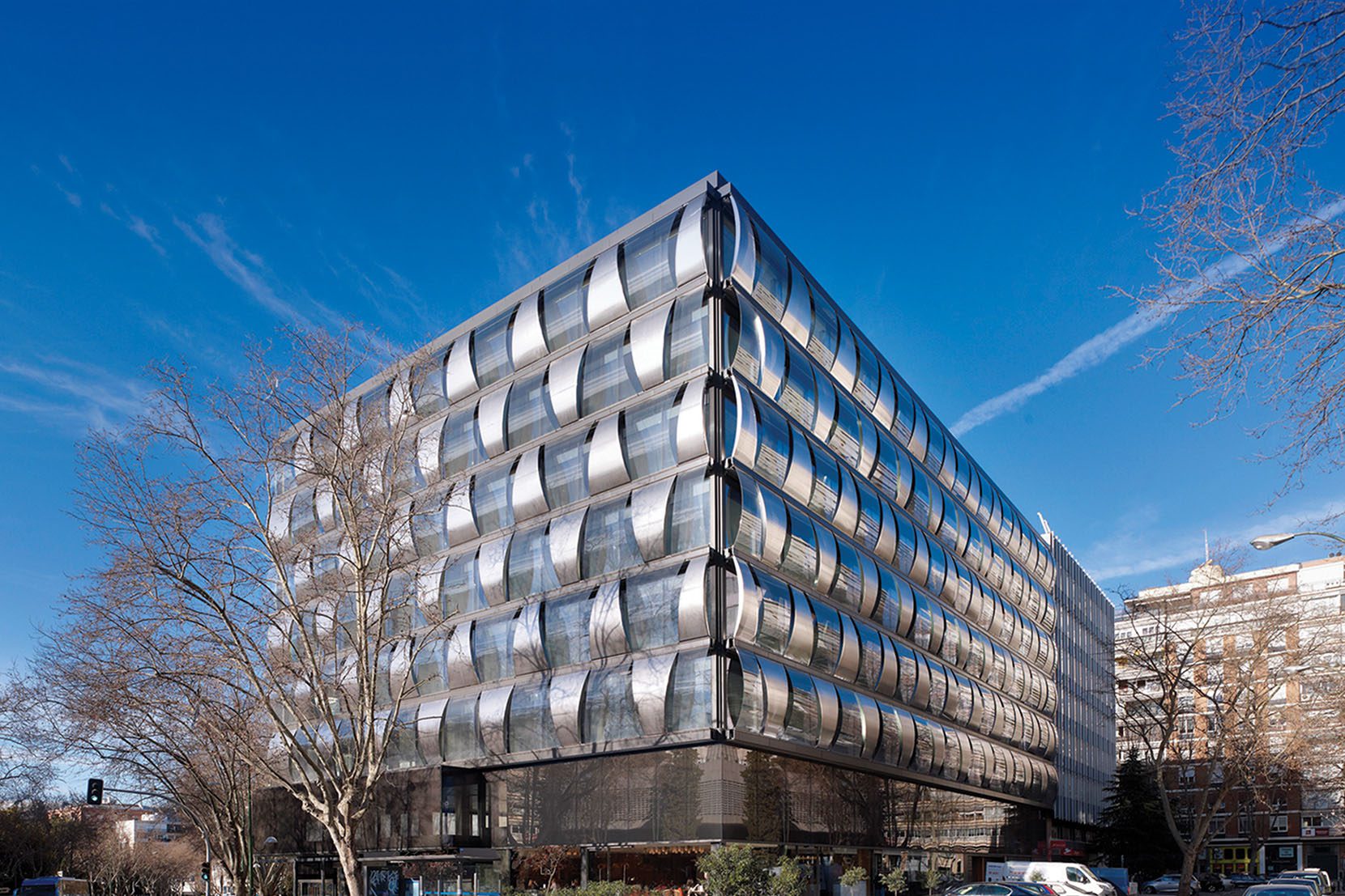 Focus 61: Edificio Zurich Blue Building